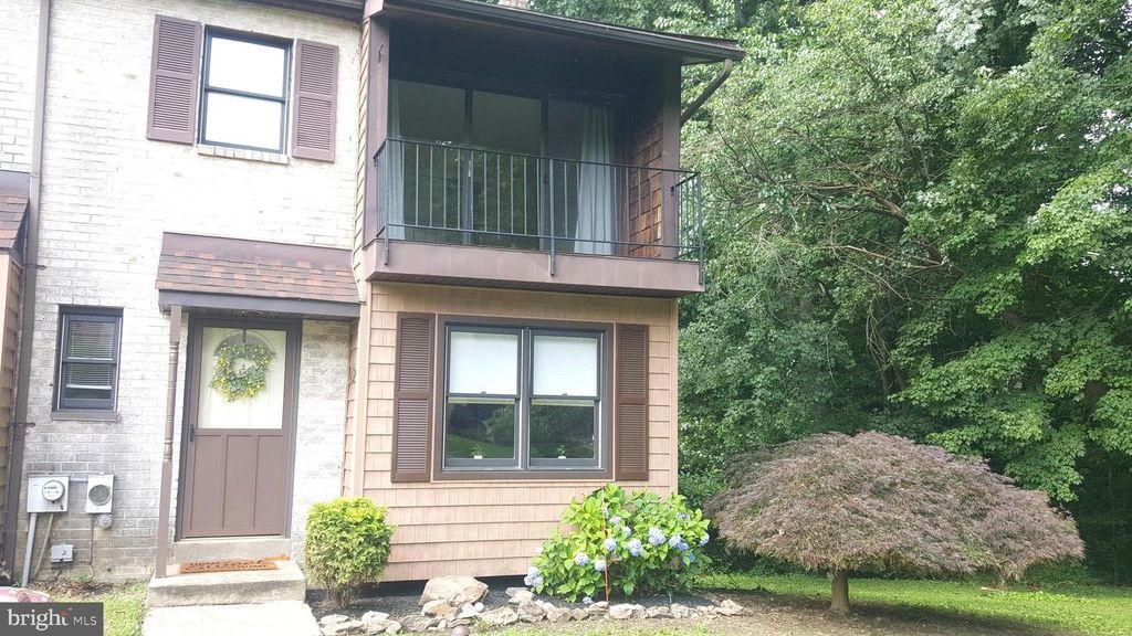 162 BISHOPS DR, Chester Heights, PA 19017