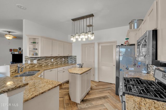 11328 ROBERT LENNOX Drive, El Paso, TX 79934