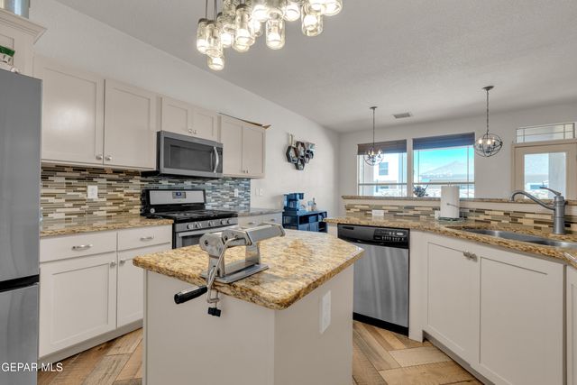 11328 ROBERT LENNOX Drive, El Paso, TX 79934