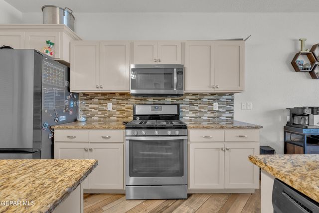 11328 ROBERT LENNOX Drive, El Paso, TX 79934