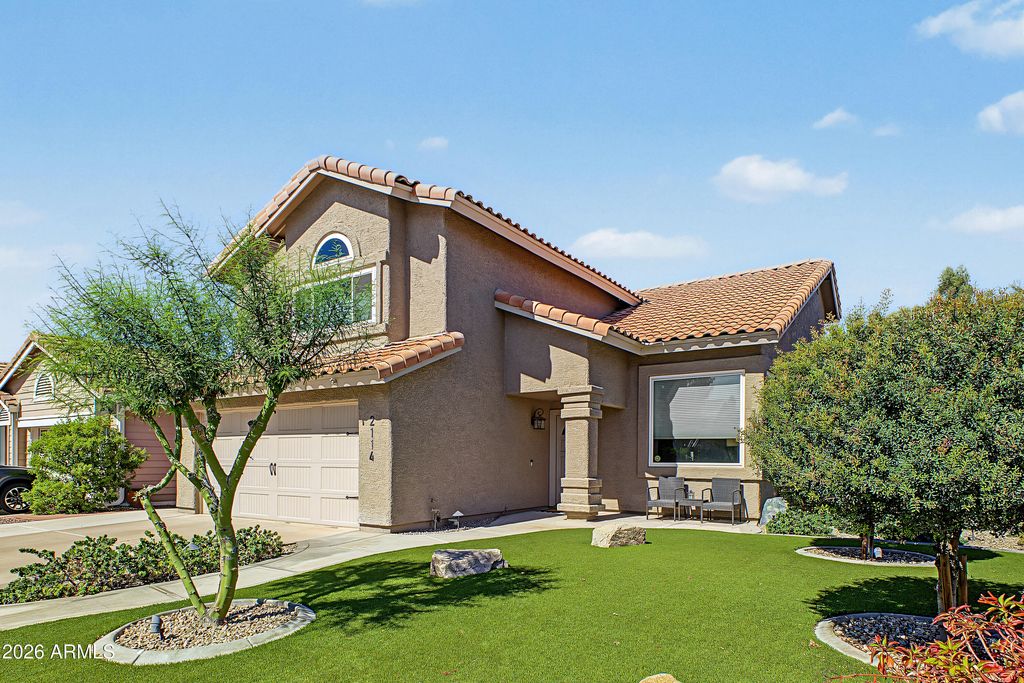 2114 E NEW BEDFORD Drive, Gilbert, AZ 85234 — photo 2