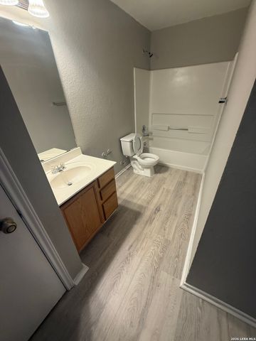 1310 Sunbend Falls, San Antonio, TX 78224