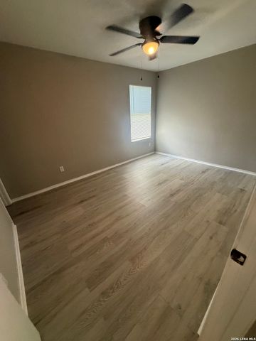 1310 Sunbend Falls, San Antonio, TX 78224