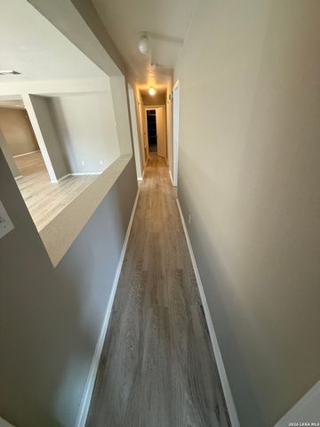 1310 Sunbend Falls, San Antonio, TX 78224