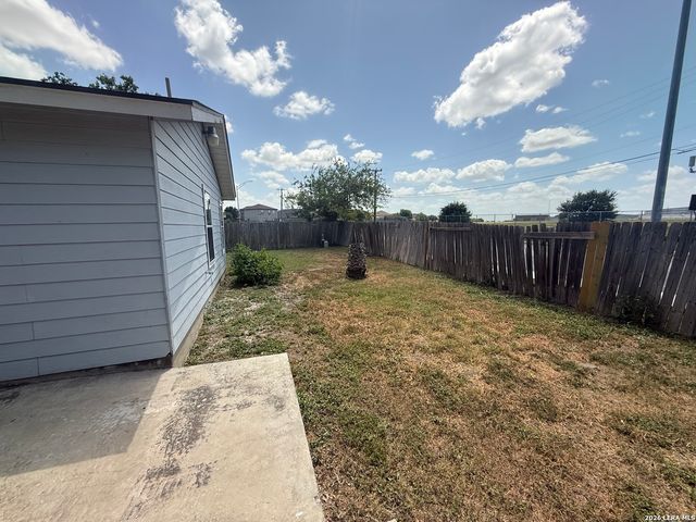 1310 Sunbend Falls, San Antonio, TX 78224