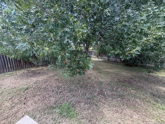 1310 Sunbend Falls, San Antonio, TX 78224