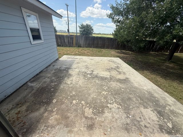1310 Sunbend Falls, San Antonio, TX 78224