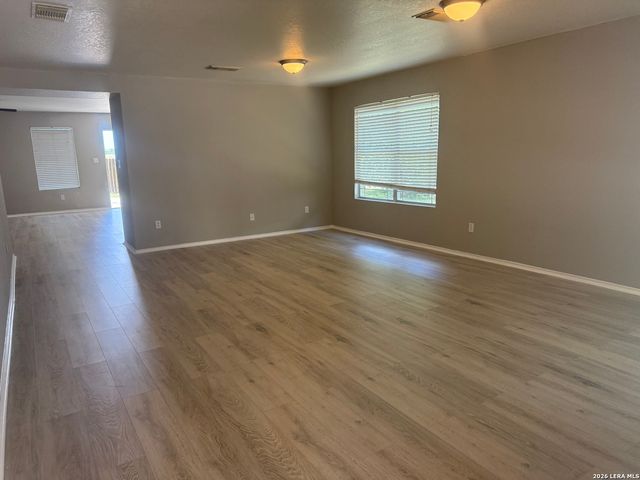 1310 Sunbend Falls, San Antonio, TX 78224