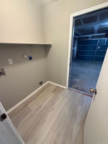 1310 Sunbend Falls, San Antonio, TX 78224