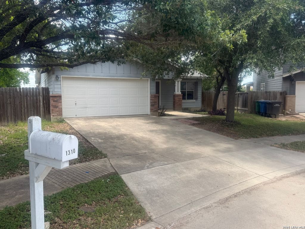 1310 Sunbend Falls, San Antonio, TX 78224