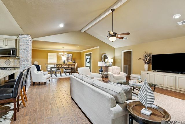 1037 Crossbow Dr, Baton Rouge, LA 70816