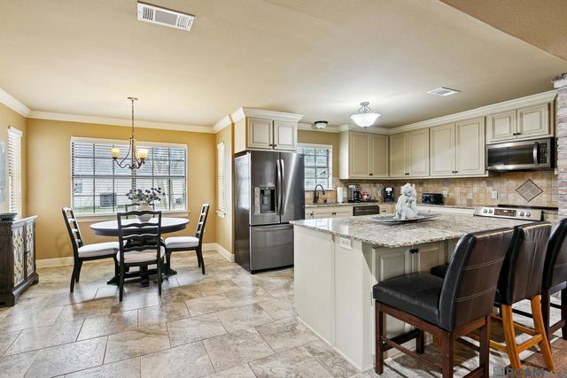 1037 Crossbow Dr, Baton Rouge, LA 70816