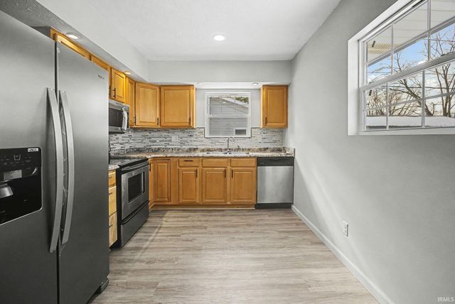 652 Rossville Avenue, Frankfort, IN 46041