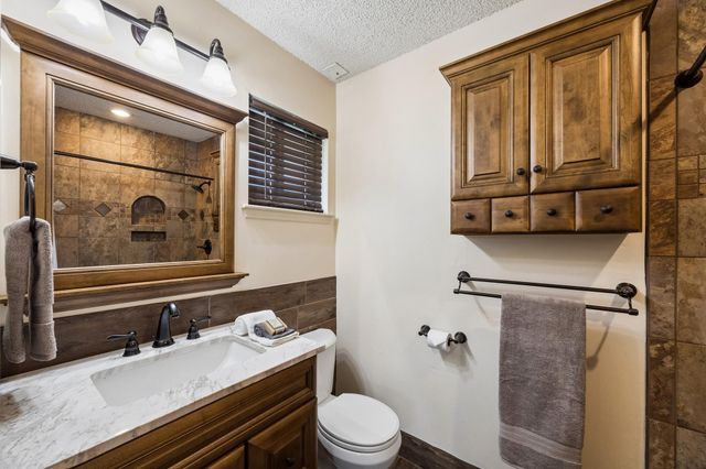 605 Heather Lane, Friendswood, TX 77546