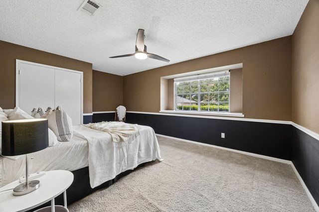 605 Heather Lane, Friendswood, TX 77546