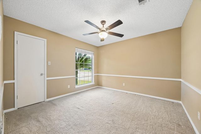 605 Heather Lane, Friendswood, TX 77546