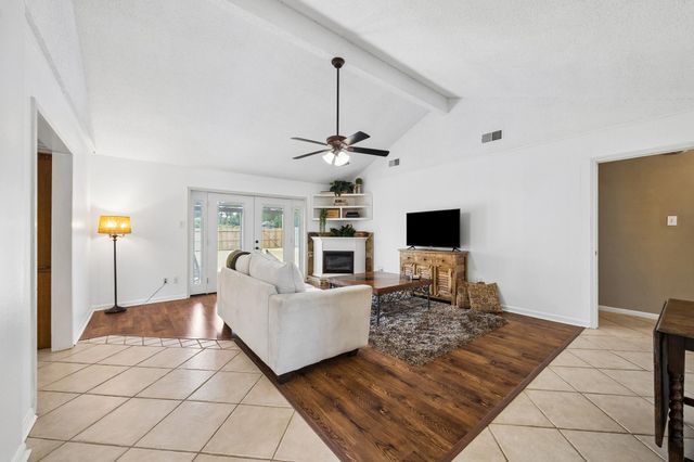 605 Heather Lane, Friendswood, TX 77546