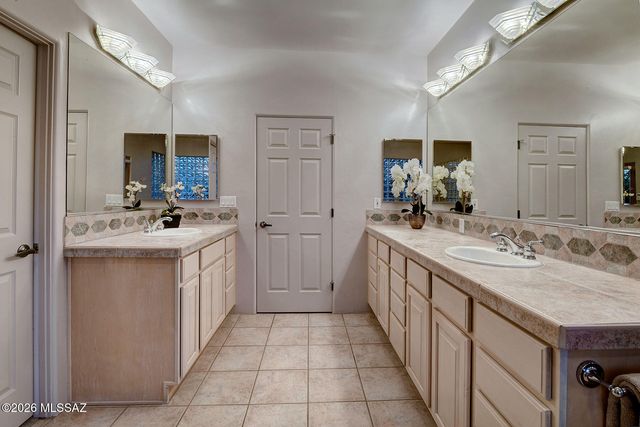 4977 N Ventana Ridge Place, Tucson, AZ 85750