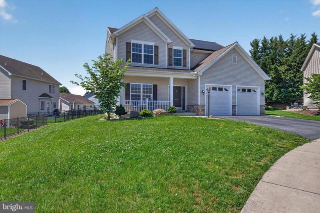 684 LAVENDA CT, Harrisburg, PA 17111