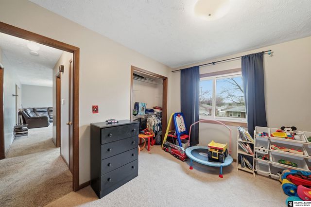 1140 Starview Lane, Lincoln, NE 68512