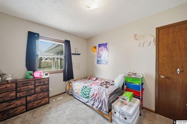 1140 Starview Lane, Lincoln, NE 68512