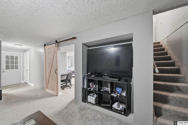 1140 Starview Lane, Lincoln, NE 68512