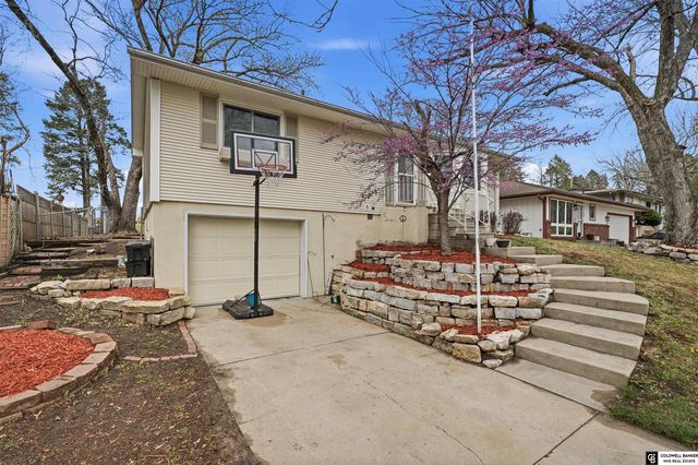 1140 Starview Lane, Lincoln, NE 68512