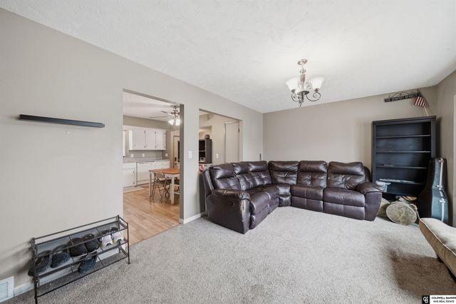 1140 Starview Lane, Lincoln, NE 68512