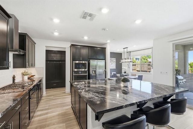 6376 Campus Pkwy, Roseville, CA 95747