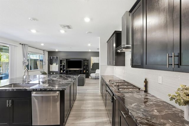 6376 Campus Pkwy, Roseville, CA 95747