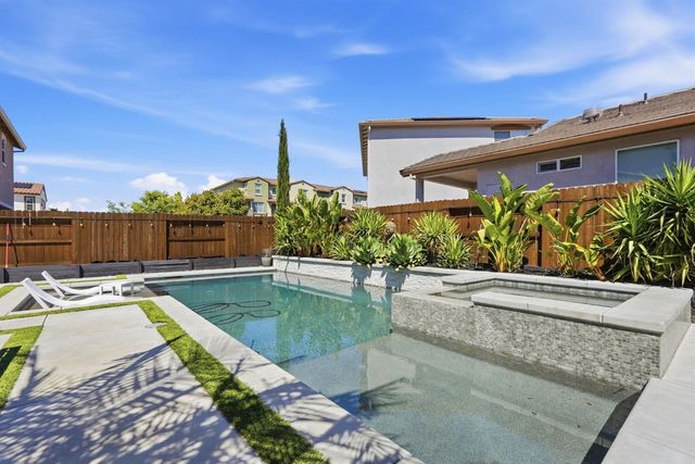 6376 Campus Pkwy, Roseville, CA 95747
