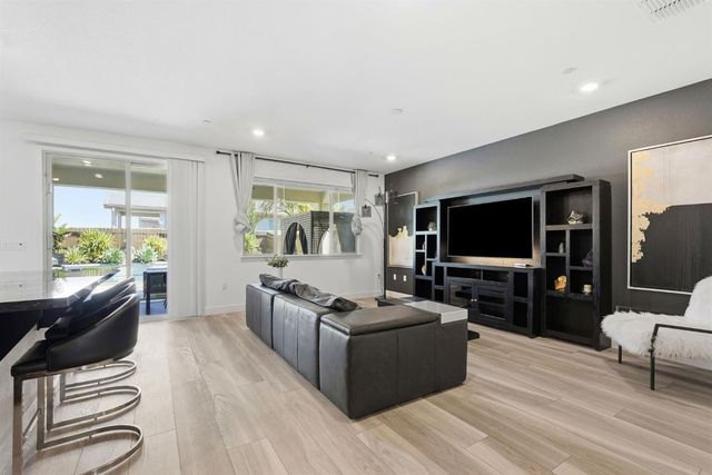 6376 Campus Pkwy, Roseville, CA 95747
