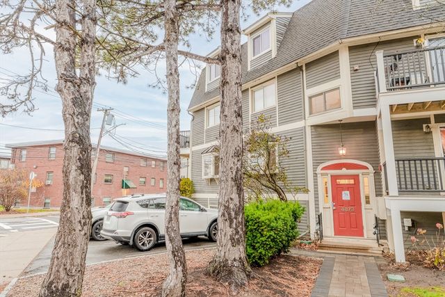 4873 Washington St 1, Boston, MA 02132