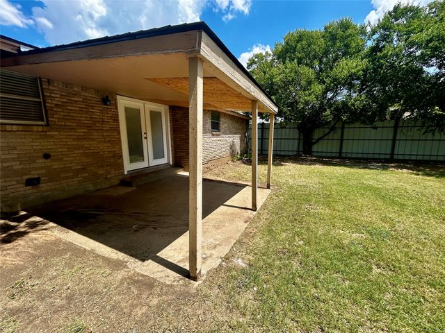 5908 Derek Drive, Watauga, TX 76148