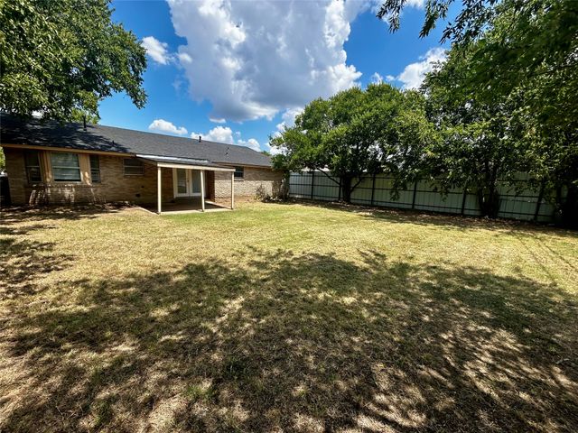 5908 Derek Drive, Watauga, TX 76148
