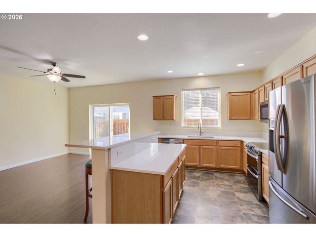 1621 Sw HEWITT Ave, Troutdale, OR 97060