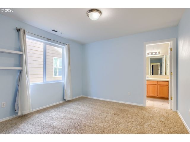 1621 Sw HEWITT Ave, Troutdale, OR 97060