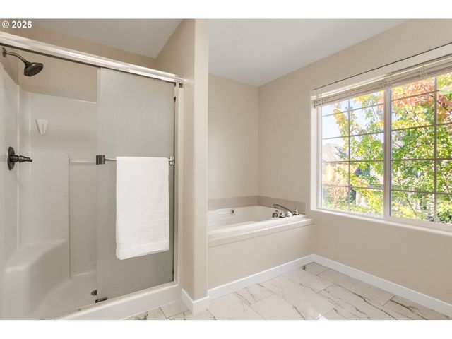 1621 Sw HEWITT Ave, Troutdale, OR 97060