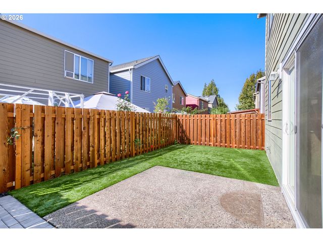 1621 Sw HEWITT Ave, Troutdale, OR 97060