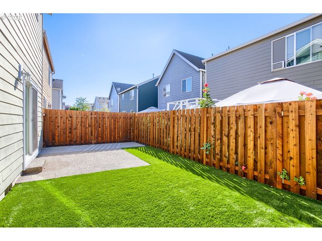 1621 Sw HEWITT Ave, Troutdale, OR 97060
