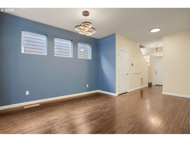 1621 Sw HEWITT Ave, Troutdale, OR 97060