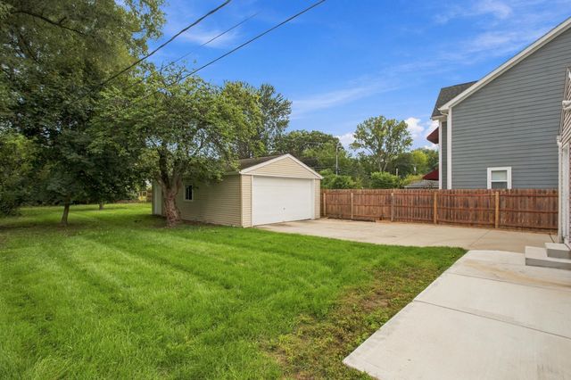1037 Royal Avenue, Royal Oak, MI 48073