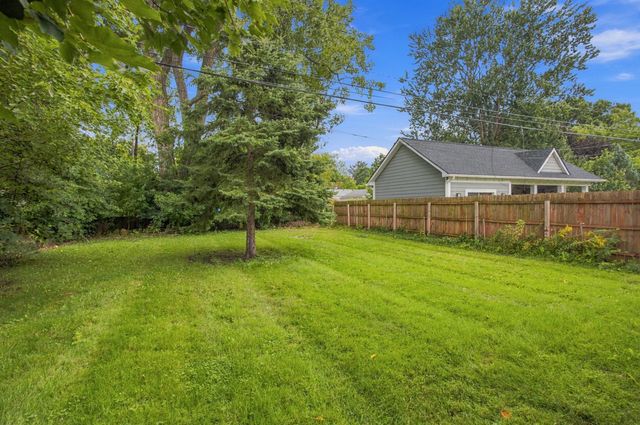 1037 Royal Avenue, Royal Oak, MI 48073