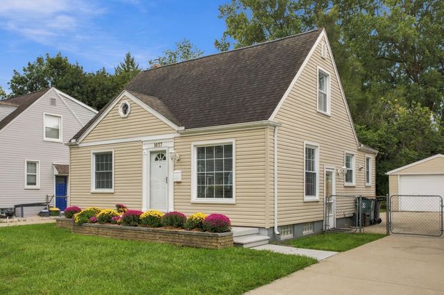 1037 Royal Avenue, Royal Oak, MI 48073