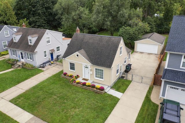 1037 Royal Avenue, Royal Oak, MI 48073