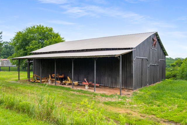 7909 Shoals Branch Rd, Primm Springs, TN 38476