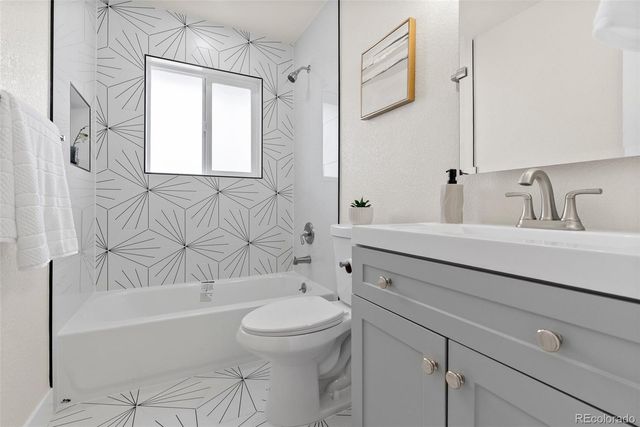 7961 E Grabada Road, Denver, CO 80221