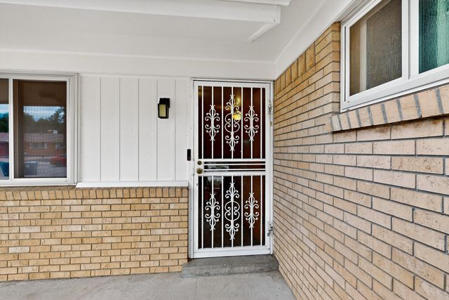 8506 Las Camas Road NE, Albuquerque, NM 87111