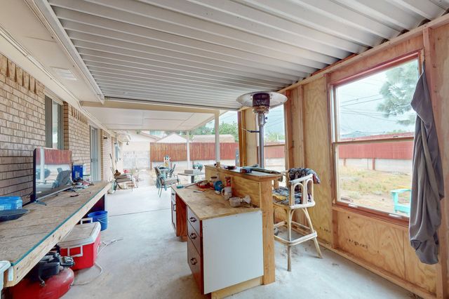 8506 Las Camas Road NE, Albuquerque, NM 87111