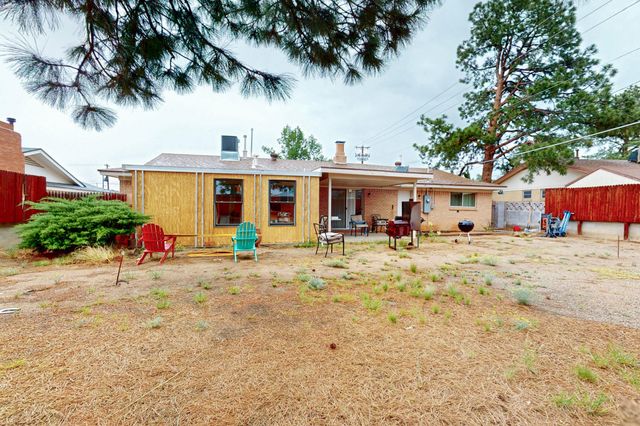 8506 Las Camas Road NE, Albuquerque, NM 87111